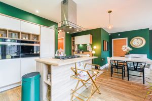 Photo 33- click for photo gallery